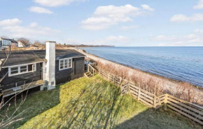 Beautiful Home In Dronningmølle With House Sea View